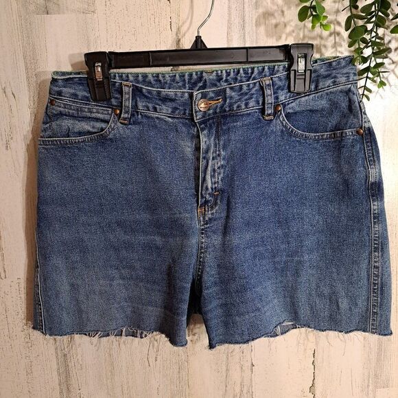 Wrangler Cut Off Short - Picture 1 of 4